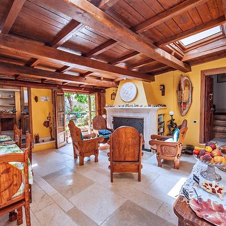 B&B Bone Novelle Dimora Storica Palazzo Zuzi L'Aquila Bagian luar foto