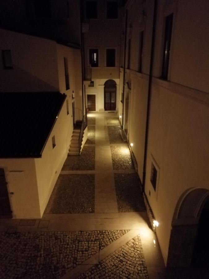 B&B Bone Novelle Dimora Storica Palazzo Zuzi L'Aquila Bagian luar foto