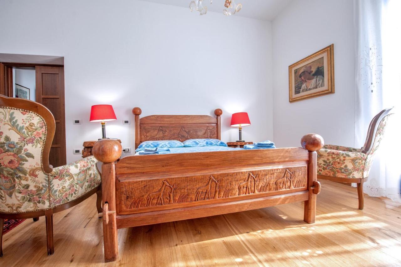 B&B Bone Novelle Dimora Storica Palazzo Zuzi L'Aquila Bagian luar foto