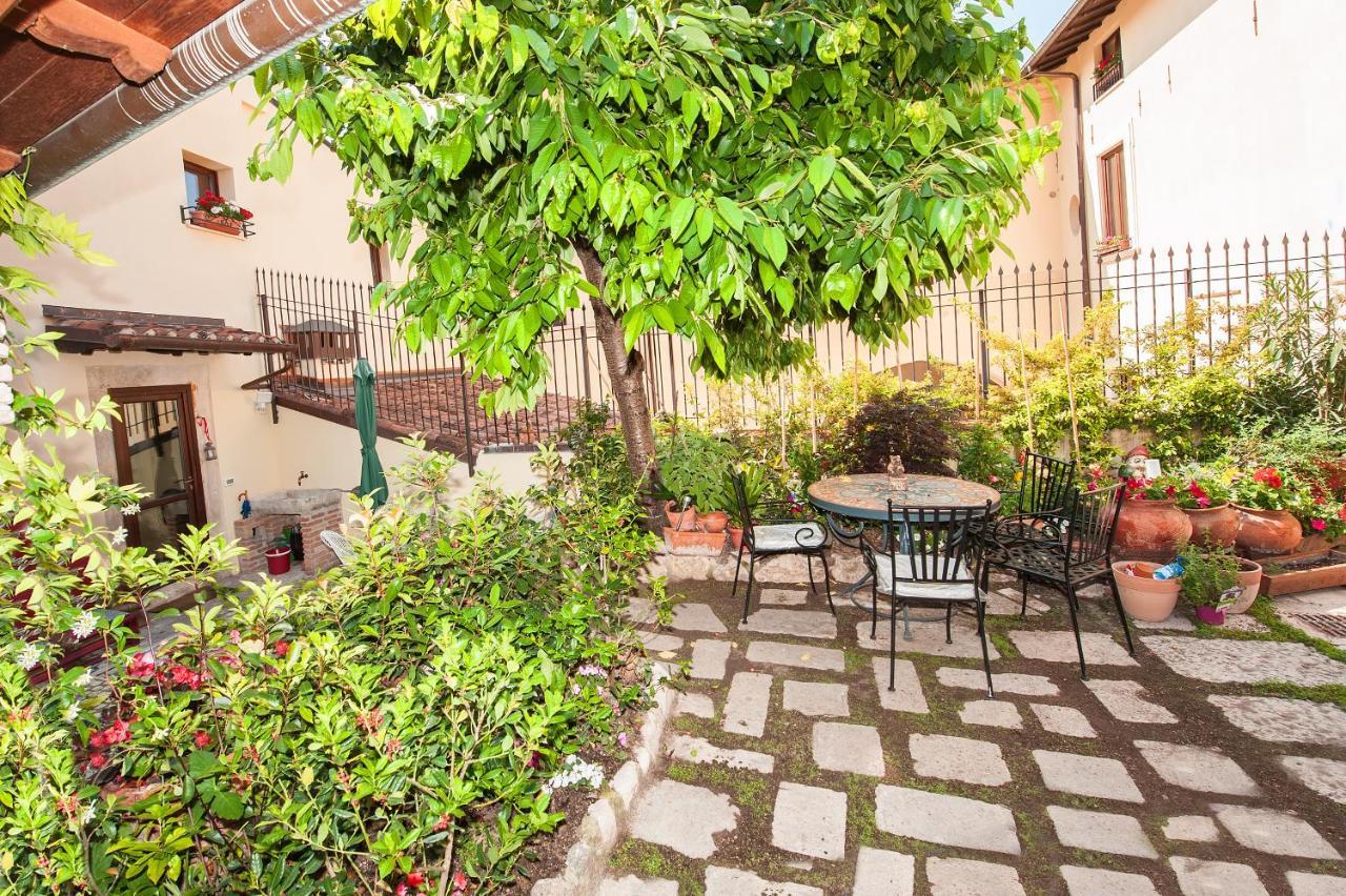 B&B Bone Novelle Dimora Storica Palazzo Zuzi L'Aquila Bagian luar foto