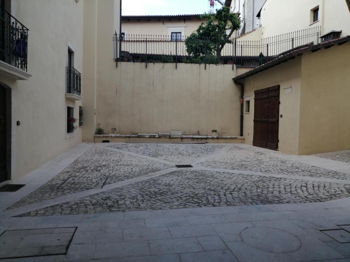 B&B Bone Novelle Dimora Storica Palazzo Zuzi L'Aquila Bagian luar foto